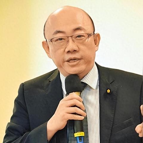 识破:2025年新澳门正版挂牌,谨防虚假美化陷阱,本质释义、解释与落实